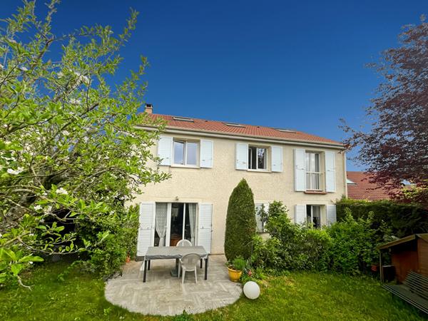 Maison Vaureal 8 pièce(s) 150 m2