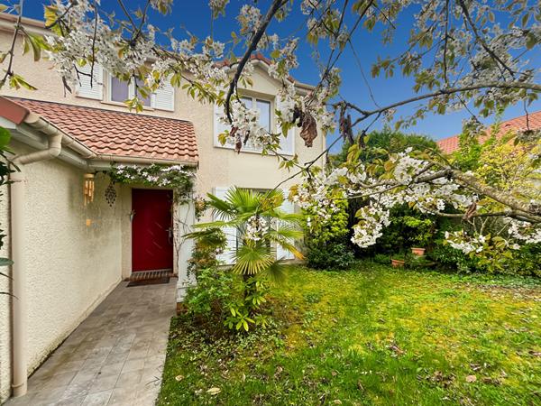 Maison Vaureal 8 pièce(s) 150 m2
