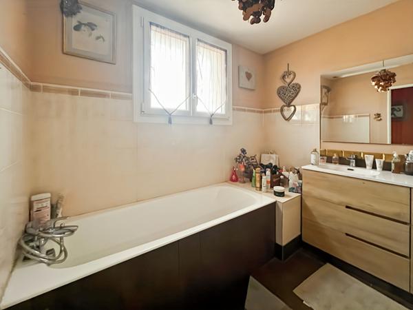 Maison Vaureal 8 pièce(s) 150 m2