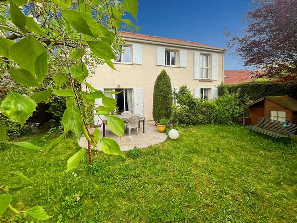Maison Vaureal 8 pièce(s) 150 m2