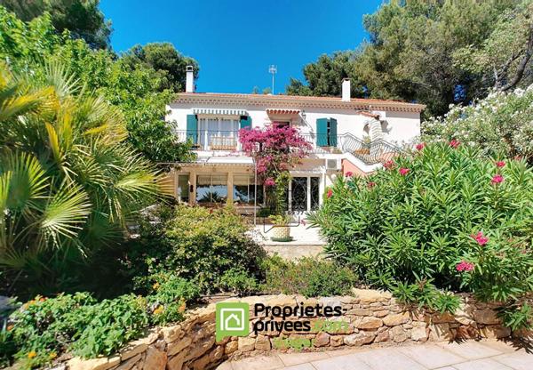 BANDOL (83150) - NUE PROPRIÉTÉ - ENSEMBLE IMMOBILIER AVEC TERRAIN ET PISCINE