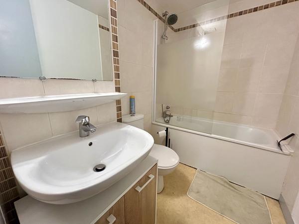 APPARTEMENT À VENDRE - T1 MEUBLE AU PIED DU METRO VILLEJEAN