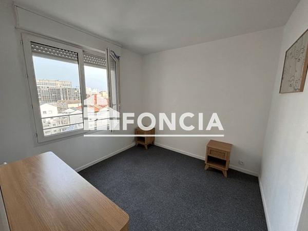 Location Appartement 2 pièces 42.29 m² - Montigny Le Bretonneux 78180