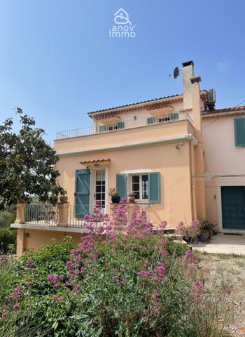 Villa
                                                                                                                                                                                                                                                                                                                        7 pièce(s)                                                                                                                                                                                                          4 chambre(s)                                                                                                                                                                                                          170  m²