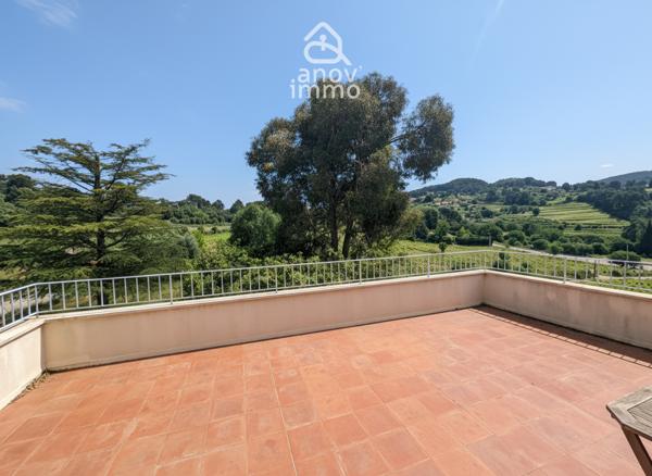 Villa
                                                                                                                                                                                                                                                                                                                        7 pièce(s)                                                                                                                                                                                                          4 chambre(s)                                                                                                                                                                                                          170  m²