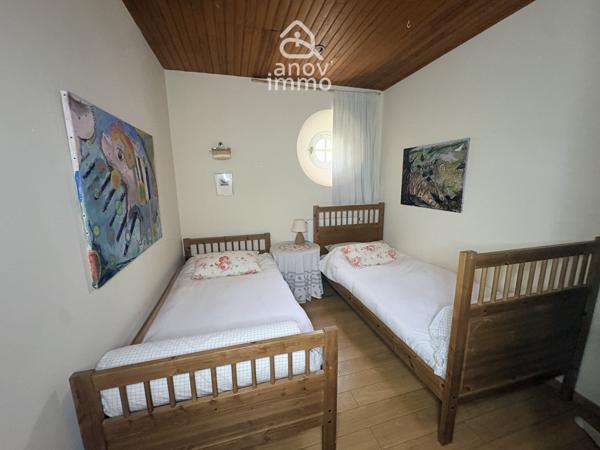 Villa
                                                                                                                                                                                                                                                                                                                        7 pièce(s)                                                                                                                                                                                                          4 chambre(s)                                                                                                                                                                                                          170  m²