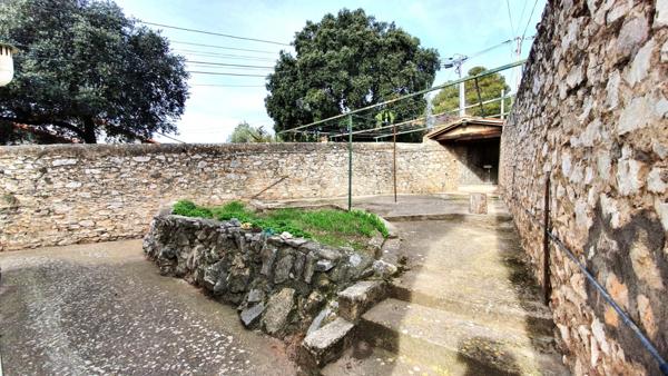 MAISON DE VILLE A RÉNOVER