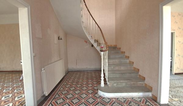 MAISON DE VILLE A RÉNOVER