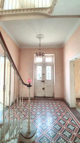 MAISON DE VILLE A RÉNOVER