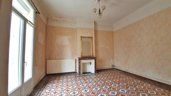 MAISON DE VILLE A RÉNOVER