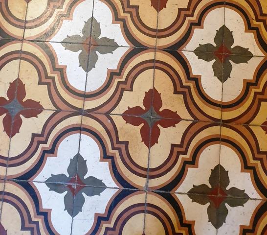 MAISON DE VILLE A RÉNOVER