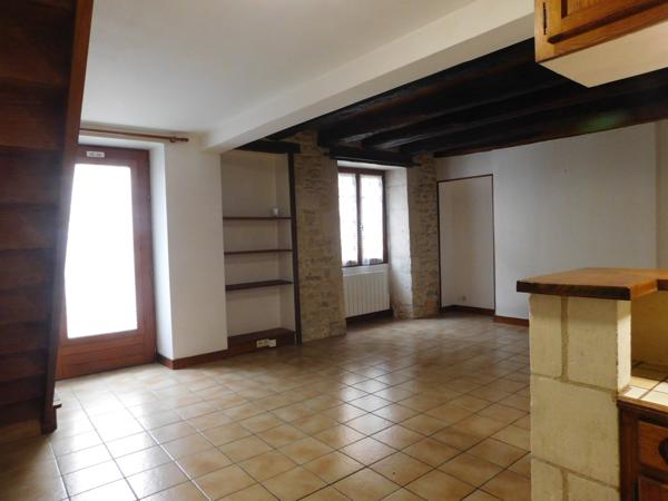 Maison de ville – Idéale investissement locatif – Ruffec