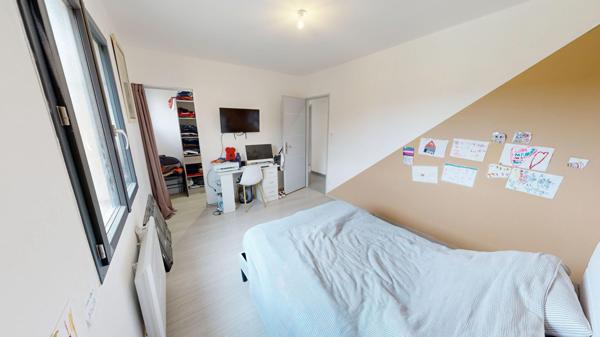 Proche CARCASSONNE, Maison de plain pied avec sous sol et piscine