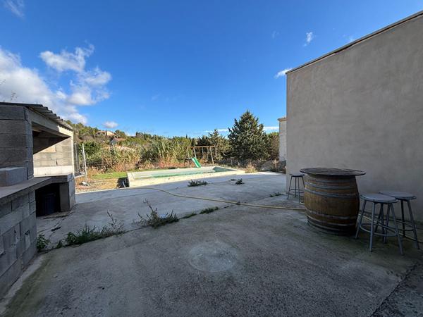 Proche CARCASSONNE, Maison de plain pied avec sous sol et piscine