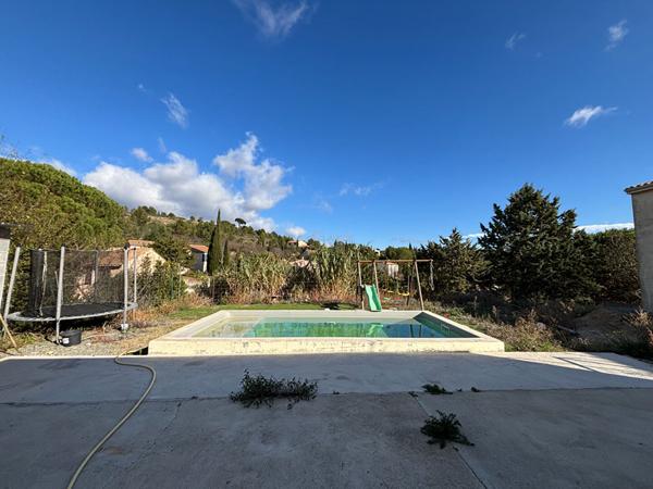 Proche CARCASSONNE, Maison de plain pied avec sous sol et piscine