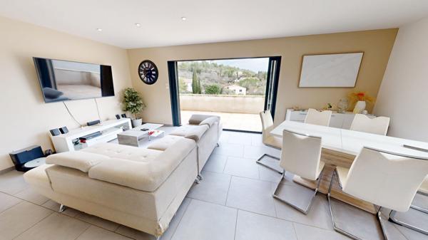 Proche CARCASSONNE, Maison de plain pied avec sous sol et piscine