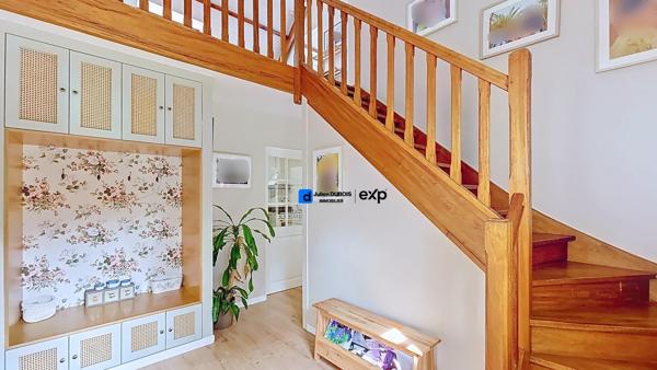 Élégante villa rénovée avec vue sur les pins