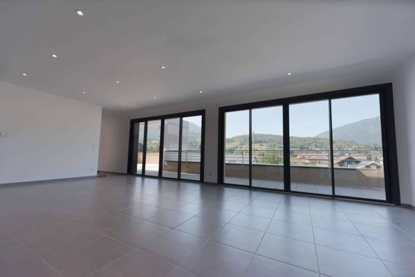 Appartement à louer - Saint-Jorioz 5 pièces de 128 m²