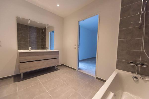 Appartement à louer - Saint-Jorioz 5 pièces de 128 m²