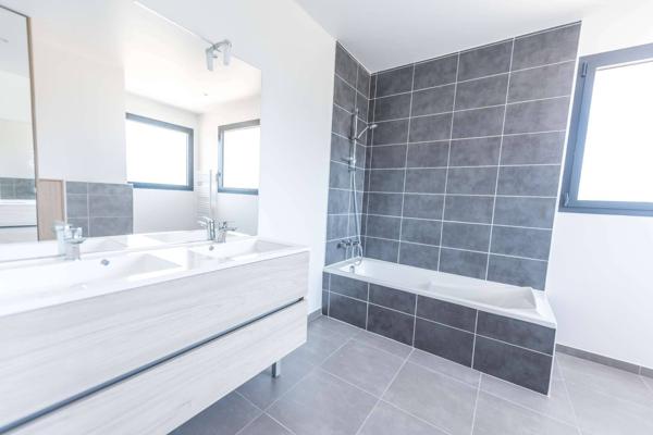 Appartement à louer - Saint-Jorioz 5 pièces de 128 m²