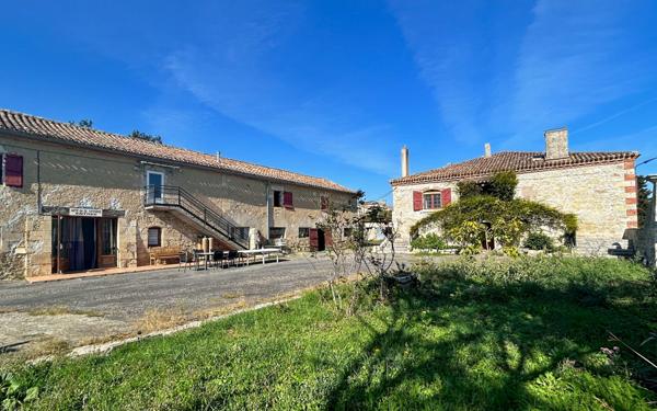 Maison à vendre    15 pièces •  Saintes