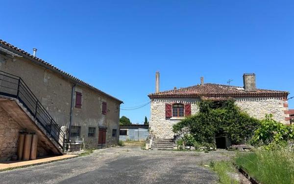 Maison à vendre    15 pièces •  Saintes