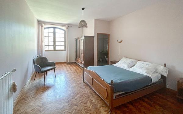 Maison à vendre    15 pièces •  Saintes