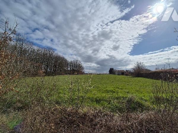 SAINT-SARDOS (82600), terrains constructibles de 816m².