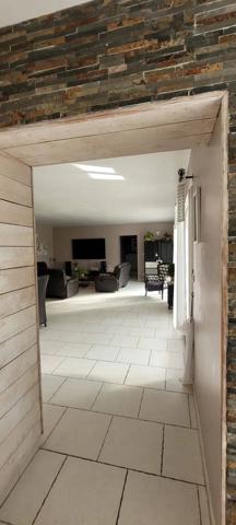 Très belle villa familiale de 245 m² avec piscine au sel et chauffée