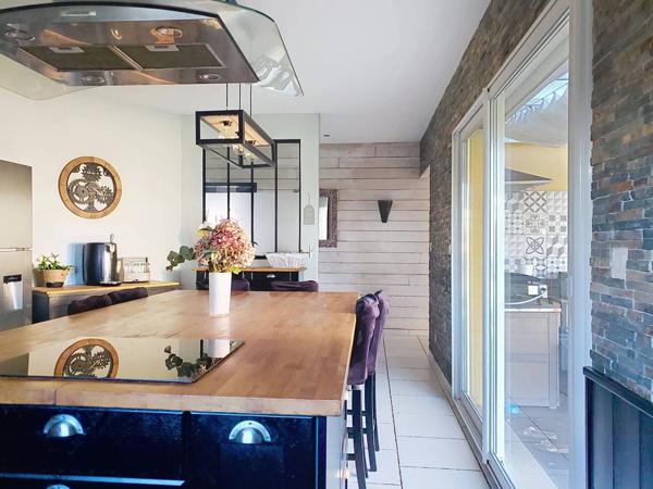 Très belle villa familiale de 245 m² avec piscine au sel et chauffée