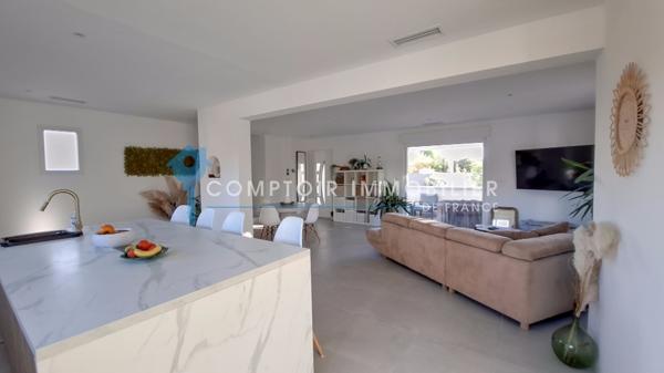Maison
                                                                                                                                                                                                                                                                                                                        4 pièce(s)                                                                                                                                                                                                          3 chambre(s)                                                                                                                                                                                                          168  m²