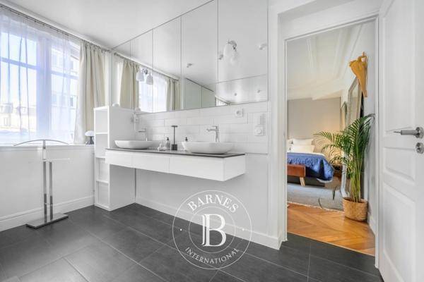Paris 16ème, Appartement 2 Chambres -  104 m² à vendre