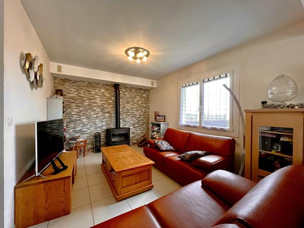 MAISON DOMOIS 6 PIÈCES 157 M²