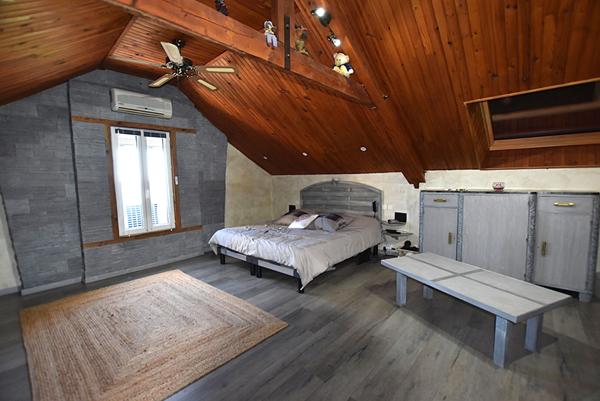 On dirait le Sud....Spacieuse Maison de 8 pièces principales à vendre au coeur de Varennes-Jarcy - Réf 8974