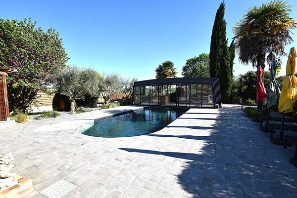 On dirait le Sud....Spacieuse Maison de 8 pièces principales à vendre au coeur de Varennes-Jarcy - Réf 8974