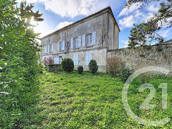 Maison à vendre  8 pièces - 294 m 2   ROULLET ST ESTEPHE  - 16