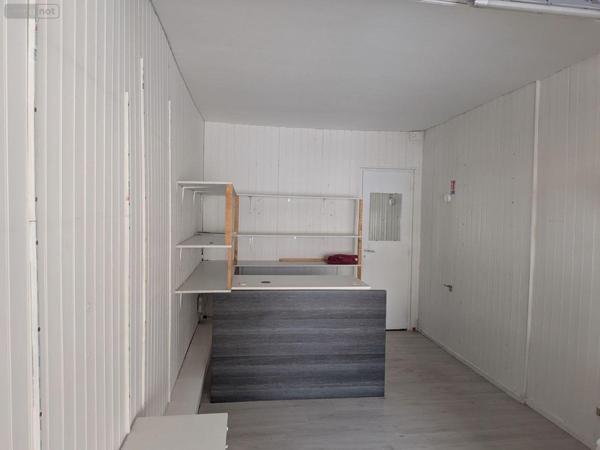 Local commercial à vendre à Créon en Gironde (33670), ref : 045/2214   
CENTRE