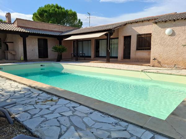 Lorgues (83510) Villa de plain pied lumineuse et bien isolée.