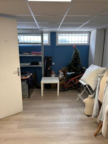 LISIEUX centre-ville local commercial d'env. 130 m² avec vitrine , Lisieux