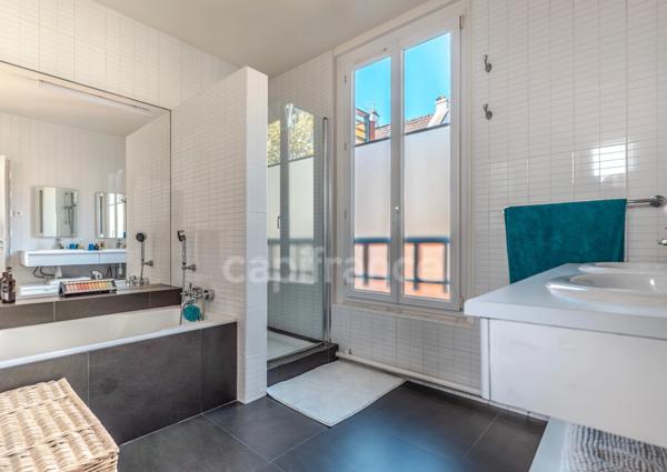 Maison d'architecte avec de beaux volumes - Bécon COURBEVOIE -