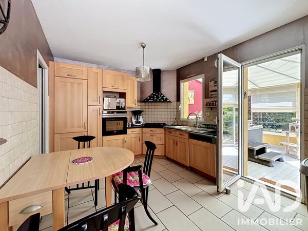 Maison à vendre 6 pièces 258 m² Favières