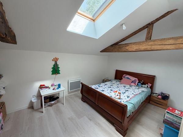 Magnifique grange en pierre rénovée sur plus de 2 970 m² de terrain