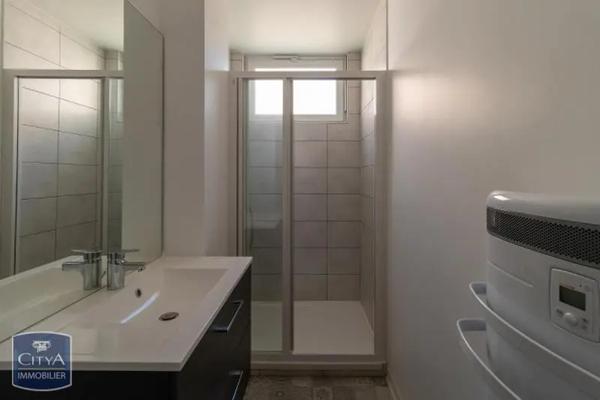 Appartement à louer 3 pièces 70.4m²