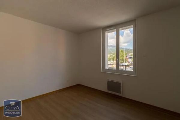 Appartement à louer 3 pièces 70.4m²