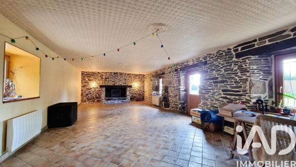 Maison à vendre 8 pièces 228,52 m² Kergrist-Moëlou