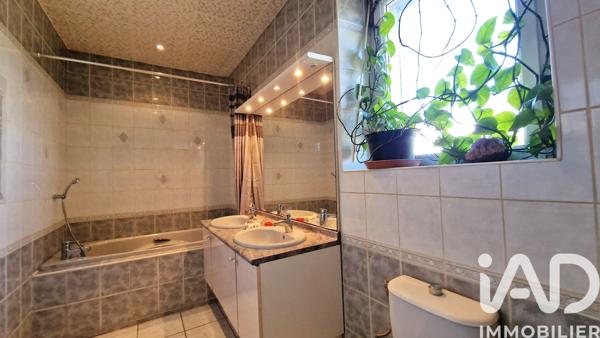 Maison à vendre 8 pièces 228,52 m² Kergrist-Moëlou