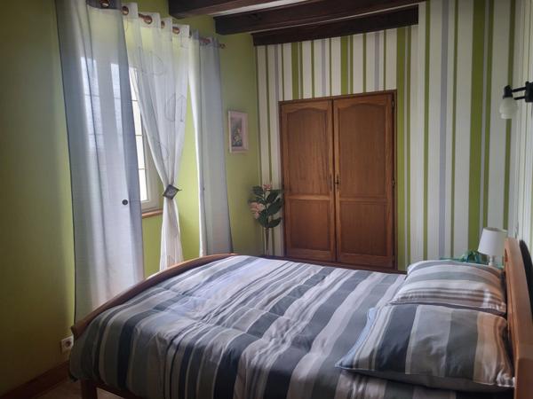 Maison à vendre 9 pièces AIRVAULT (79) Terrain clos 1208 m²