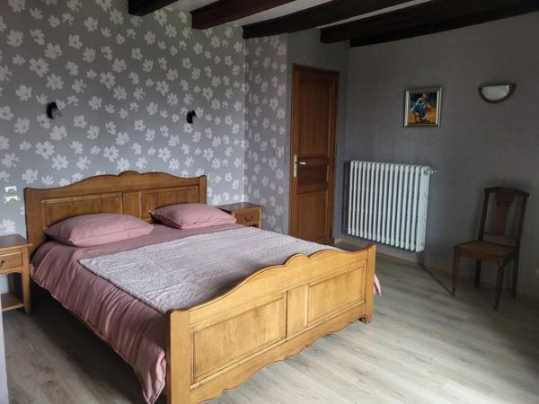 Maison à vendre 9 pièces AIRVAULT (79) Terrain clos 1208 m²