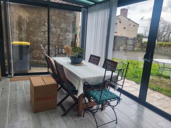 Maison à vendre 9 pièces AIRVAULT (79) Terrain clos 1208 m²