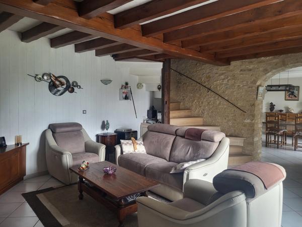 Maison à vendre 9 pièces AIRVAULT (79) Terrain clos 1208 m²